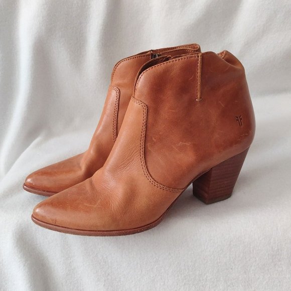 frye jennifer ankle bootie
